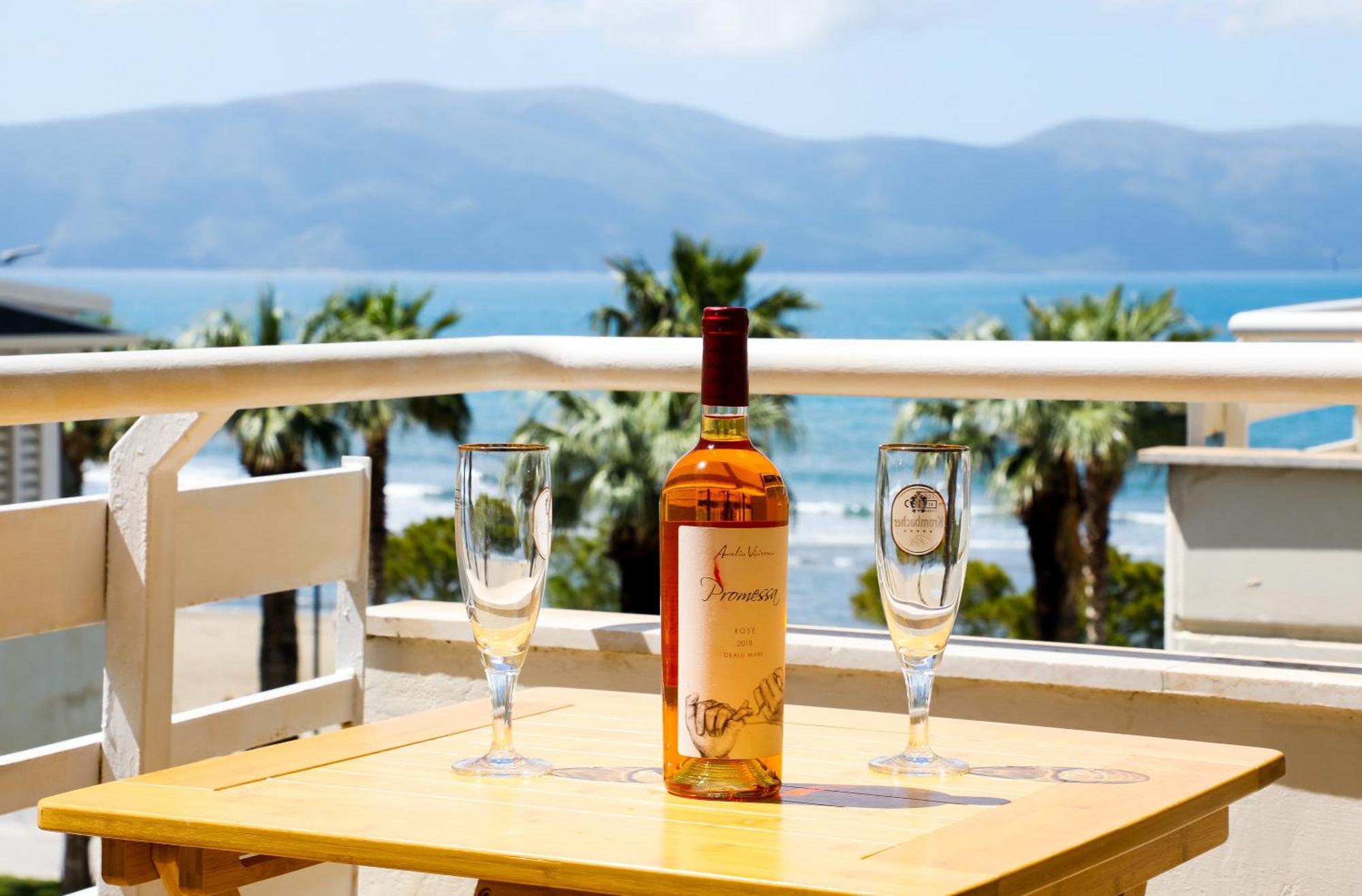 Noa Apartments Vlorë Екстериор снимка